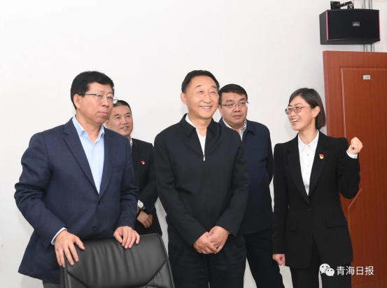 省委副書記、代省長劉寧在副省長王黎明等領導的陪同下視察物產(chǎn)集團